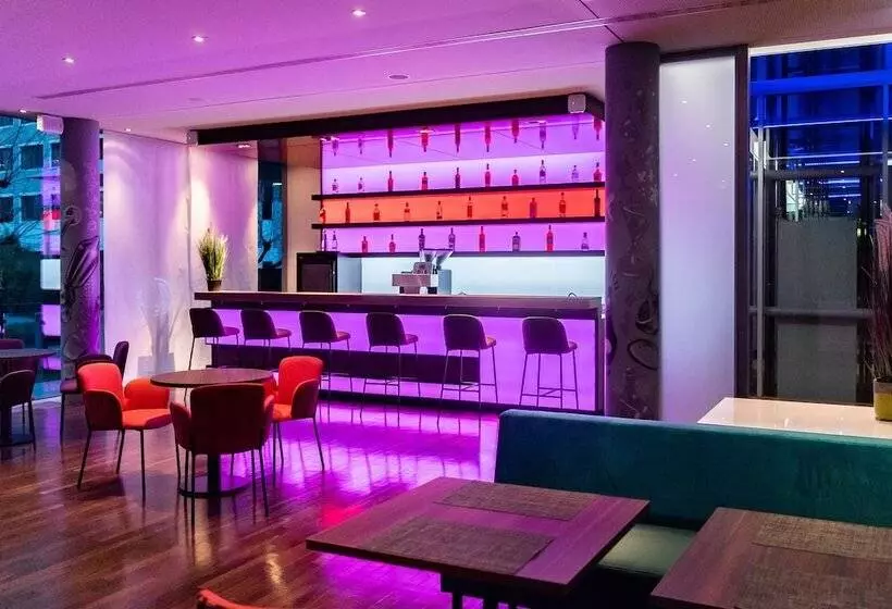 هتل Doubletree By Hilton Frankfurt Niederrad