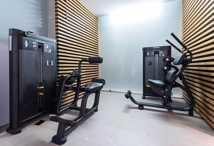 هتل Doubletree By Hilton Frankfurt Niederrad