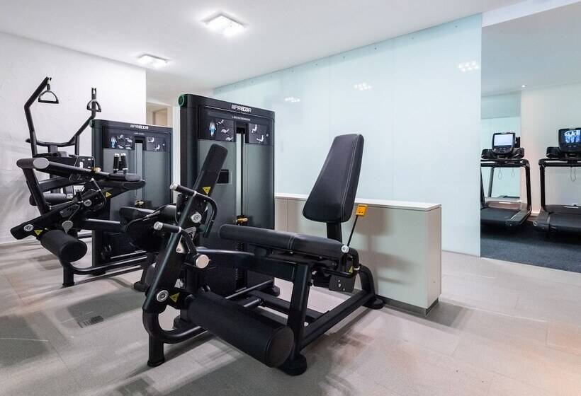 فندق Doubletree By Hilton Frankfurt Niederrad