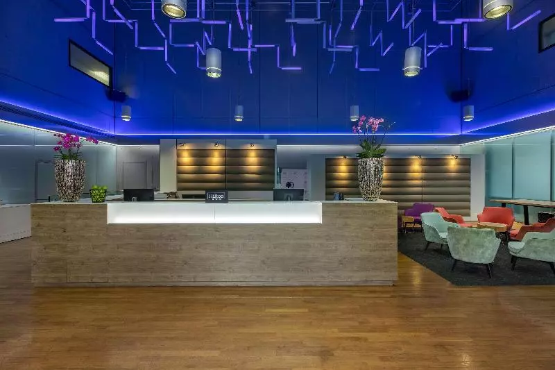 هتل Doubletree By Hilton Frankfurt Niederrad