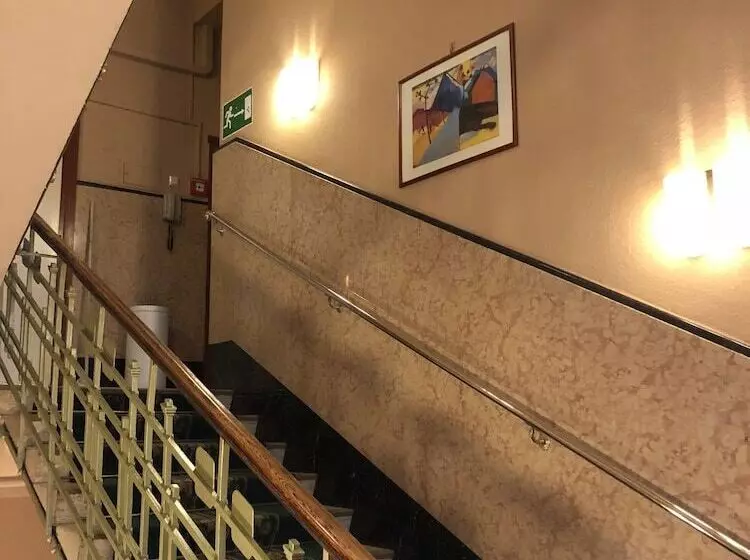 호텔 Goldene Spinne