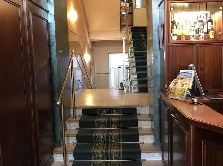 호텔 Goldene Spinne