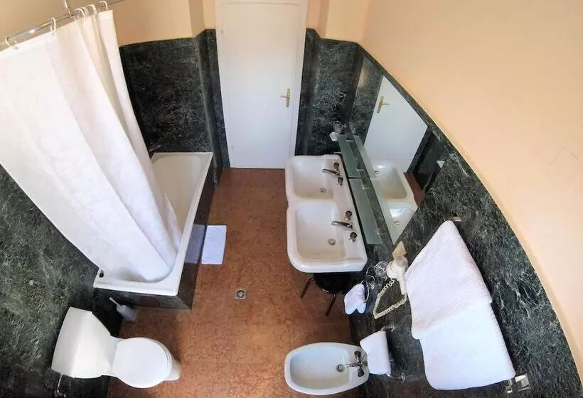 호텔 Goldene Spinne