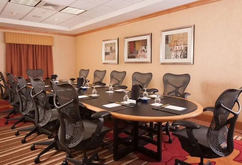 هتل Hilton Garden Inn Atlanta Airport/millenium Center
