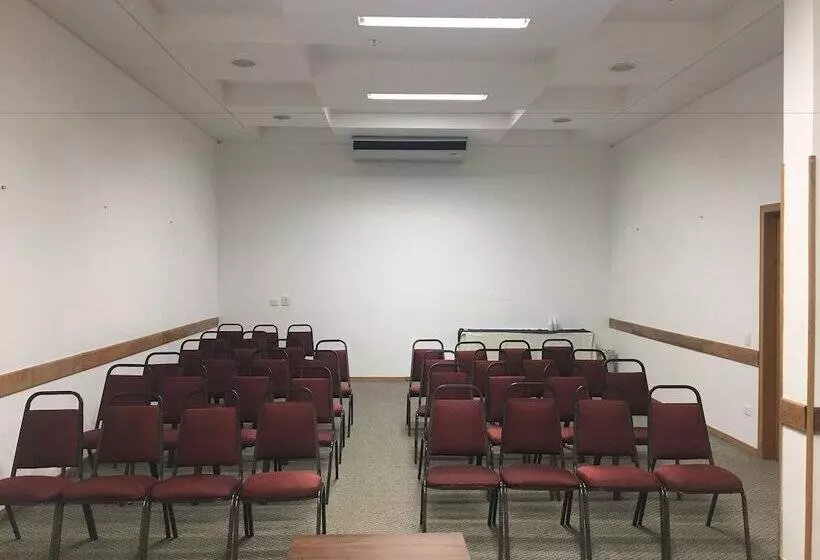 ホテル Nacional Inn Curitiba Santa Felicidade