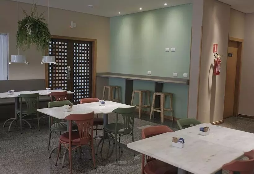 ホテル Nacional Inn Curitiba Santa Felicidade