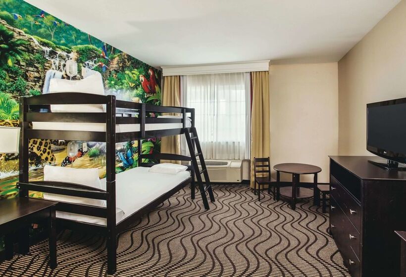 هتل La Quinta By Wyndham Carlsbad Legoland Area