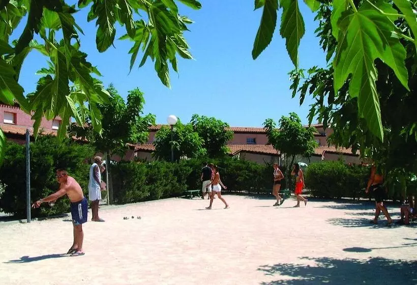 בית מלון כפרי Lagrange Grand Bleu Vacances – Résidence Les Jardins De Neptune