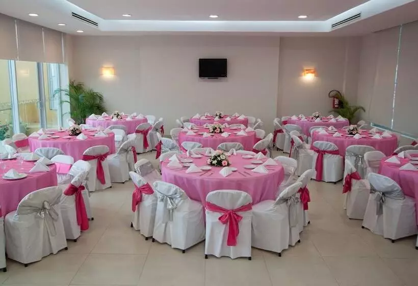 Las Flores Beach Resort