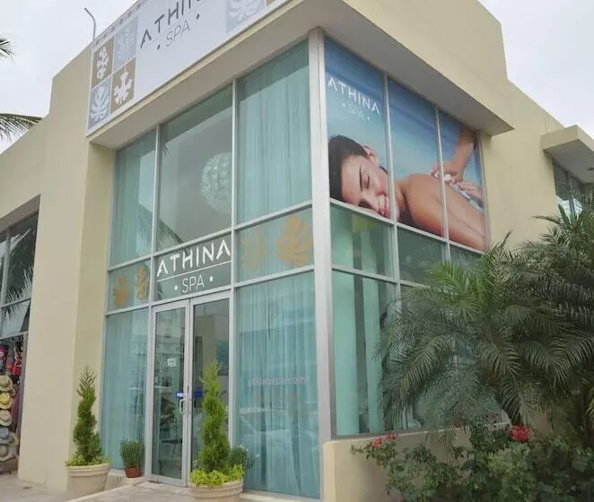 Las Flores Beach Resort