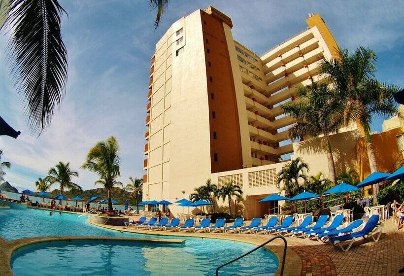 Las Flores Beach Resort