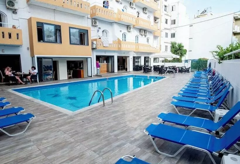 ホテル Pela Maria