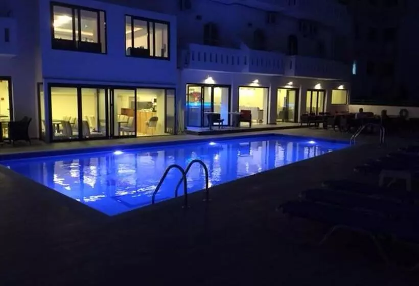 ホテル Pela Maria