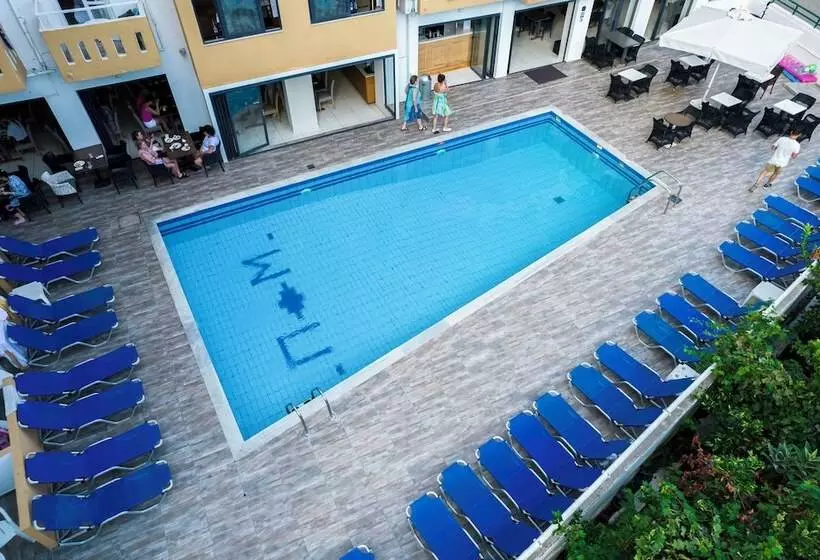 ホテル Pela Maria