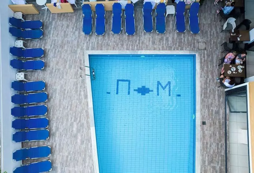 ホテル Pela Maria