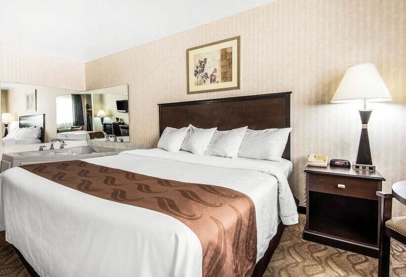 בית מלון כפרי Quality Inn   Niagara Falls Blvd