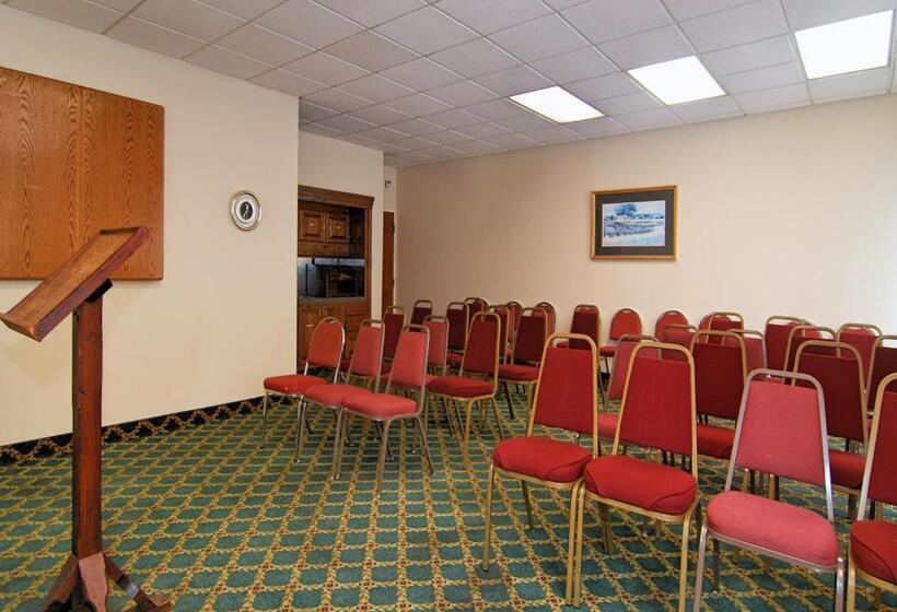 בית מלון כפרי Red Roof Inn Nashville Music City