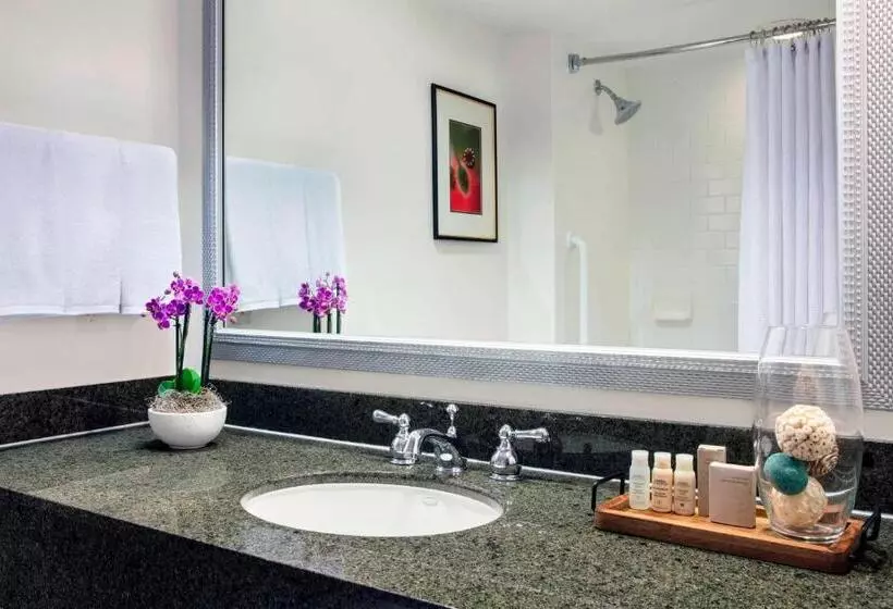 فندق Renaissance Fort Lauderdale Cruise Port