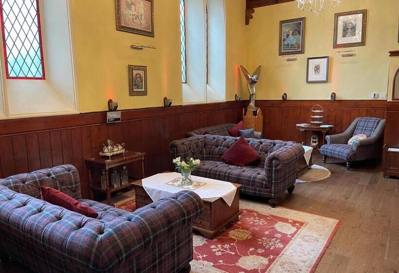 호텔 The Auld Kirk