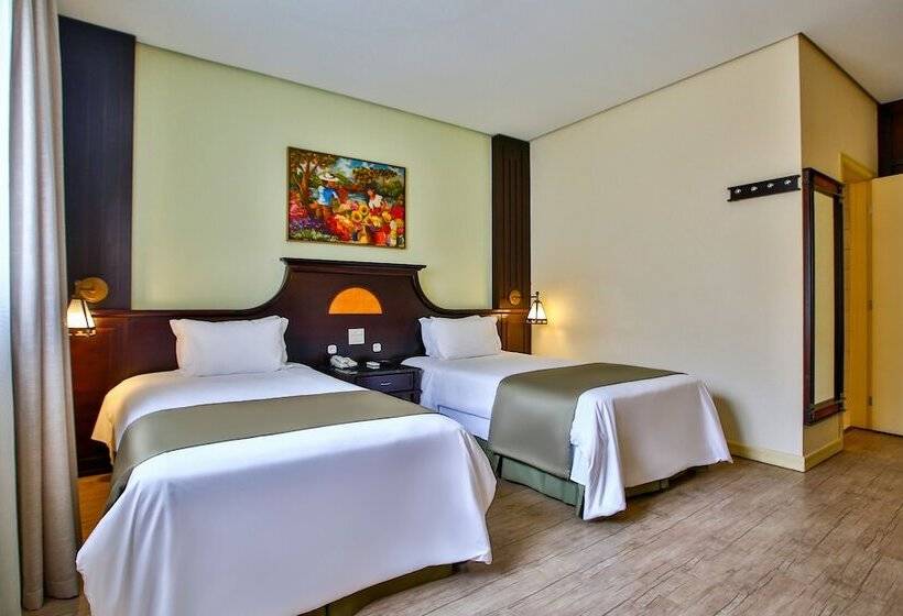 בית מלון כפרי Transamerica Executive Curitiba Batel