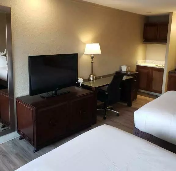 هتل Yakima Valley Inn