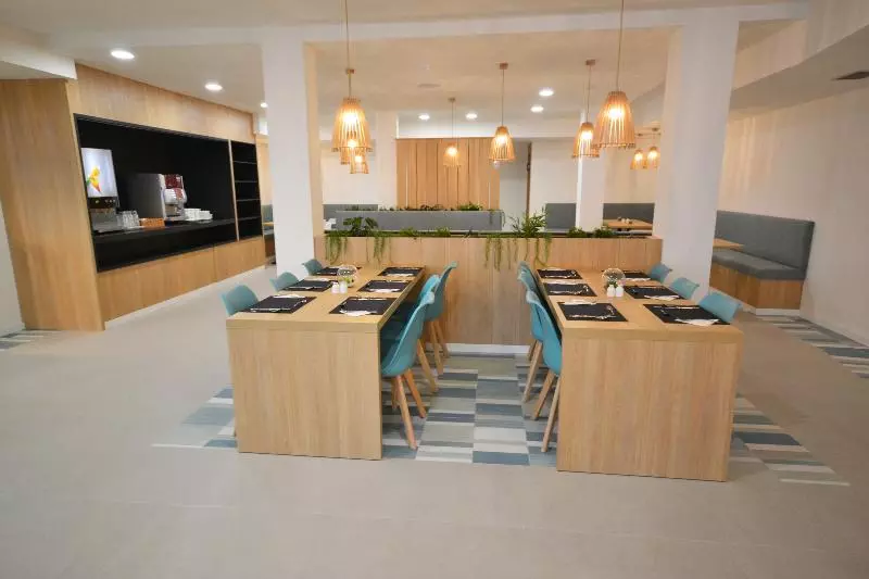 Ohasis Boutique Suites