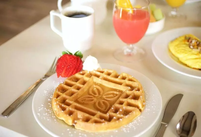 استراحتگاه Hilton Garden Inn Kauai Wailua Bay