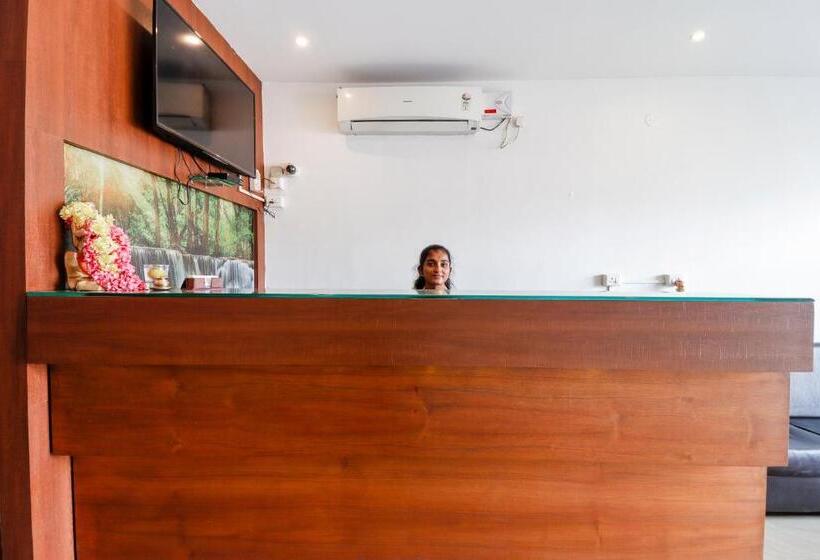 בית מלון כפרי Capital O Sai Arya Residency