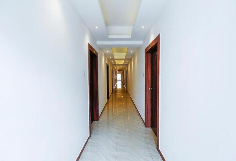 בית מלון כפרי Capital O Sai Arya Residency