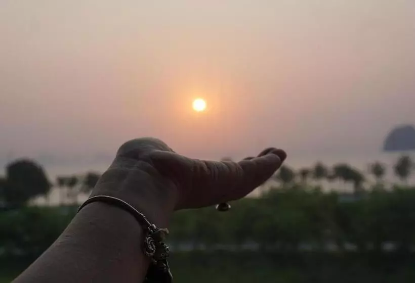 هتل Golden Palm Halong