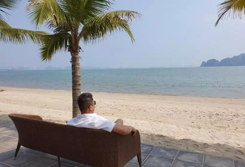 هتل Golden Palm Halong