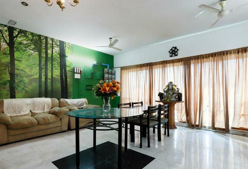 Hotel Oyo 70693 Mohan Service Apartment