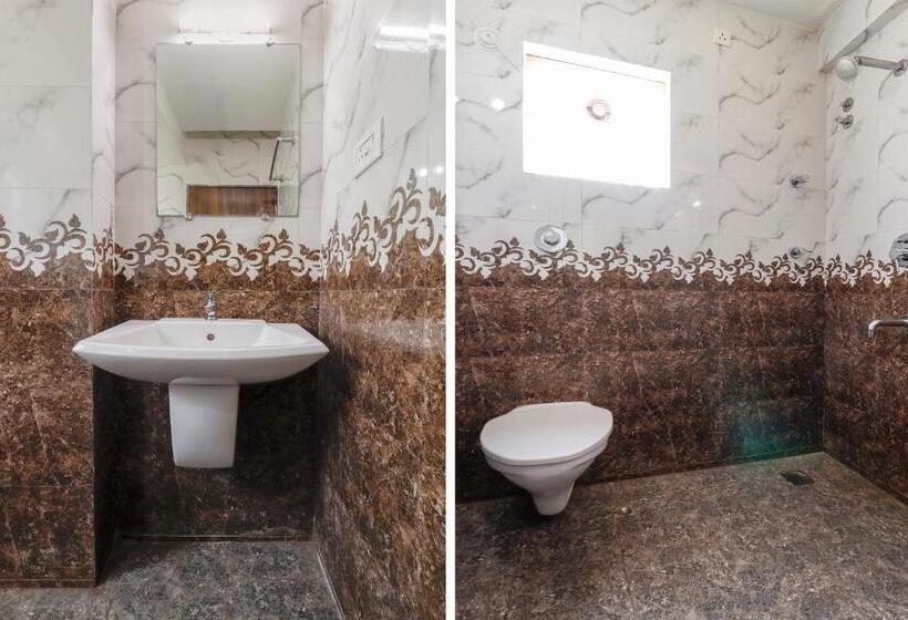 בית מלון כפרי Capital O Sai Arya Residency