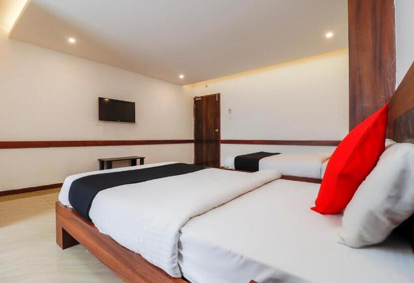 בית מלון כפרי Capital O Sai Arya Residency