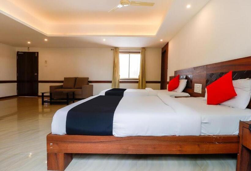 בית מלון כפרי Capital O Sai Arya Residency