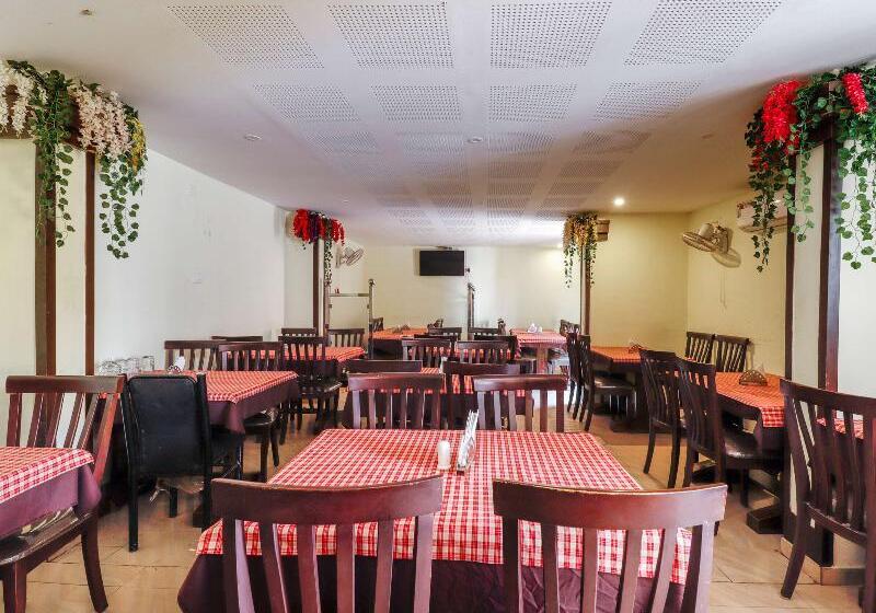 בית מלון כפרי Capital O Sai Arya Residency