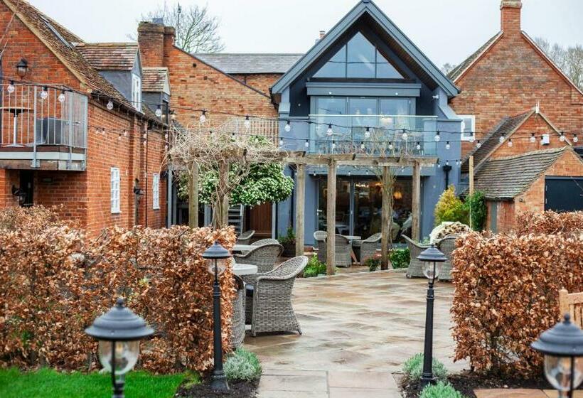 Отель The Bell   Brunning And Price