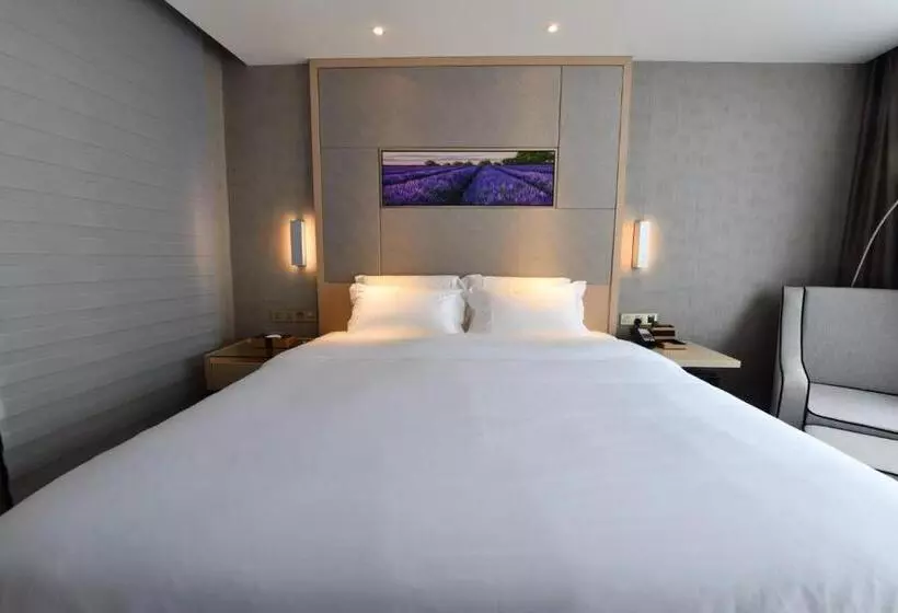 Lavande Hotel Huizhou High Speed Railway South Station Wanlian Square
