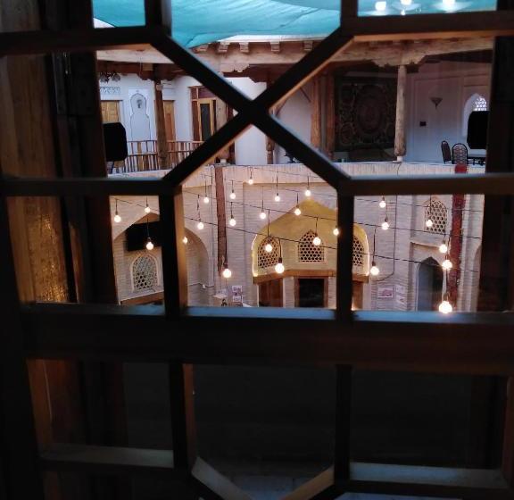 هاستل Aist House