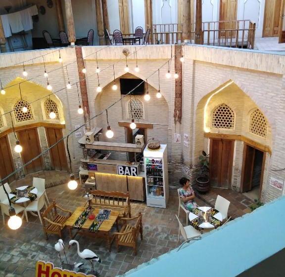 هاستل Aist House