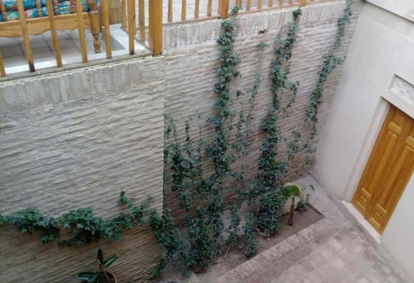 هاستل Aist House