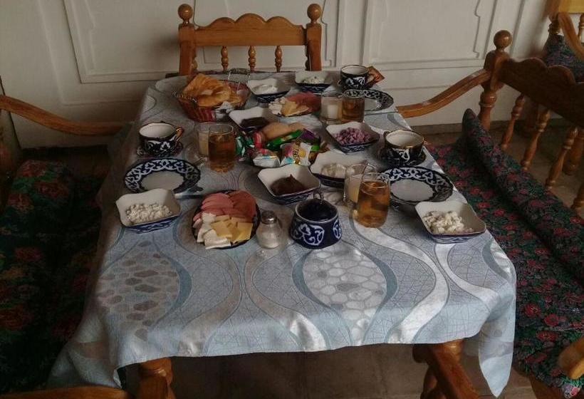 هاستل Aist House