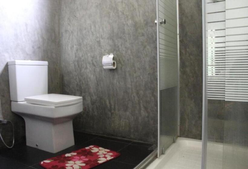 Bed and Breakfast Elephant Village With Free Safari Tour