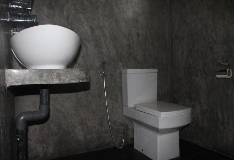 Bed and Breakfast Elephant Village With Free Safari Tour