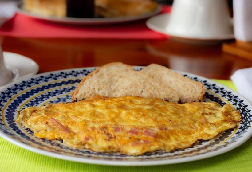 Nafre House B&b Monteverde