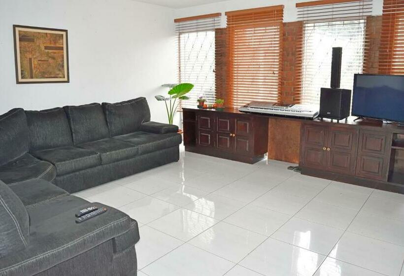 تختخواب و صبحانه Oh Espana!