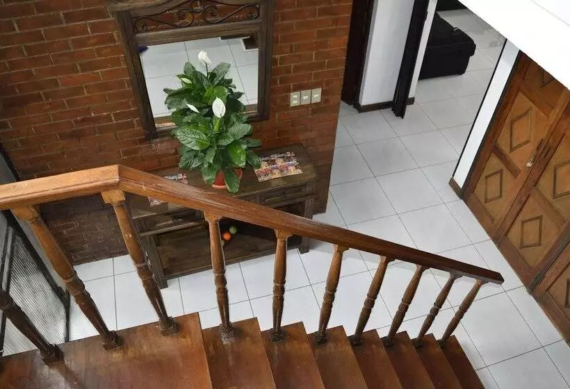 تختخواب و صبحانه Oh Espana!