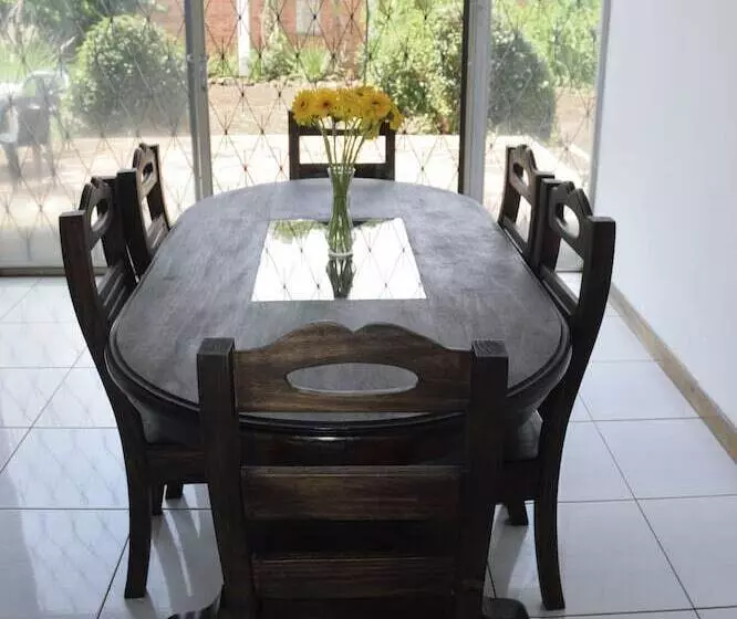 تختخواب و صبحانه Oh Espana!