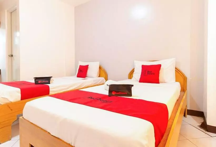 هتل Reddoorz @ Paterno Street Tacloban