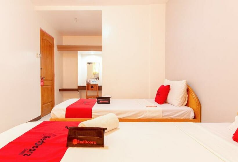 בית מלון כפרי Reddoorz @ Paterno Street Tacloban